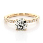 1.25 cts round cut diamond engagement ring set in 18 K Rose gold